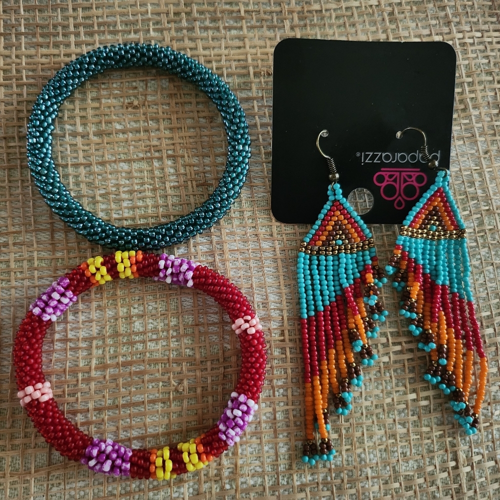 Colorful Beaded Dangle Earrings Native American Style - Picture 9 of 9